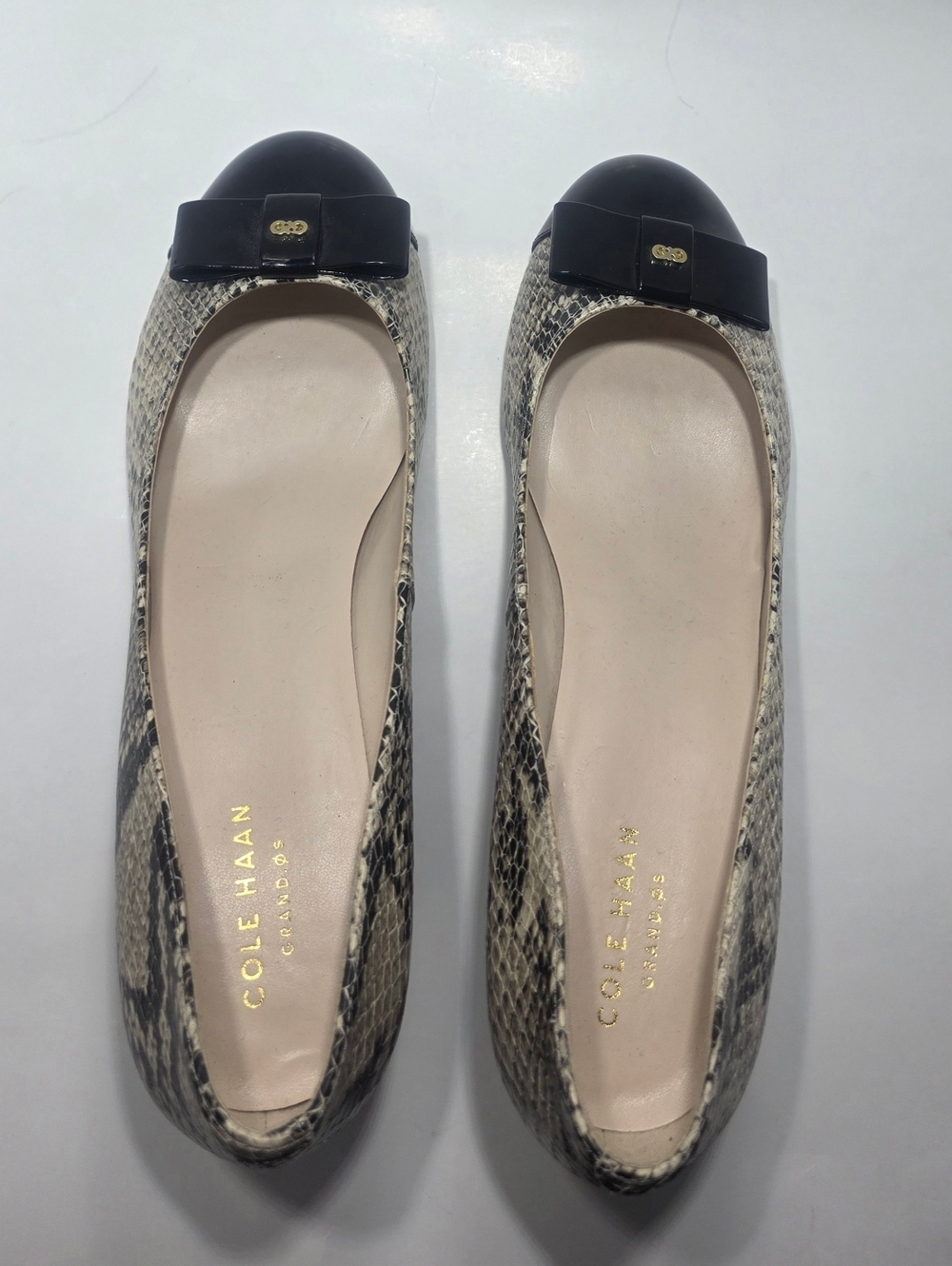 Cole Haan Snakeskin Wedge Heels Women Size 8.5B Black Cap Toe Bow Pumps